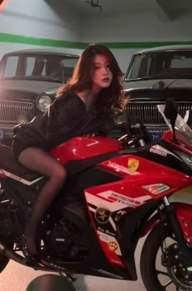 西安女王(瑜伽老师)