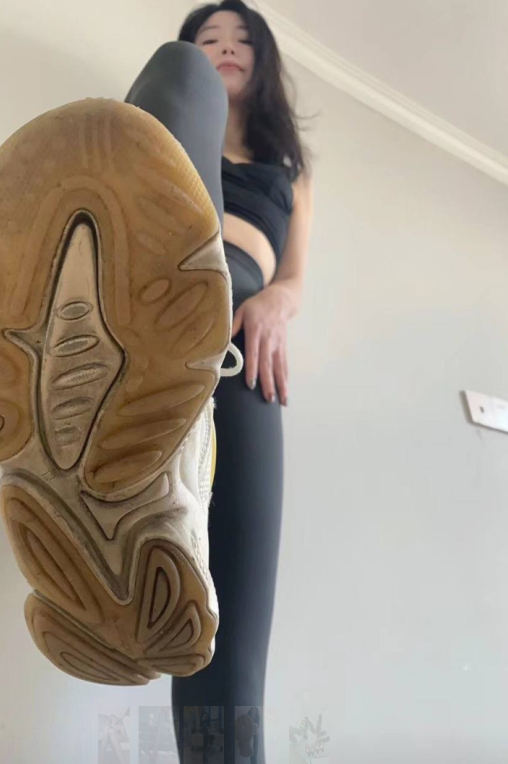 字母圈新手：一位女大学生的BDSM探索之旅